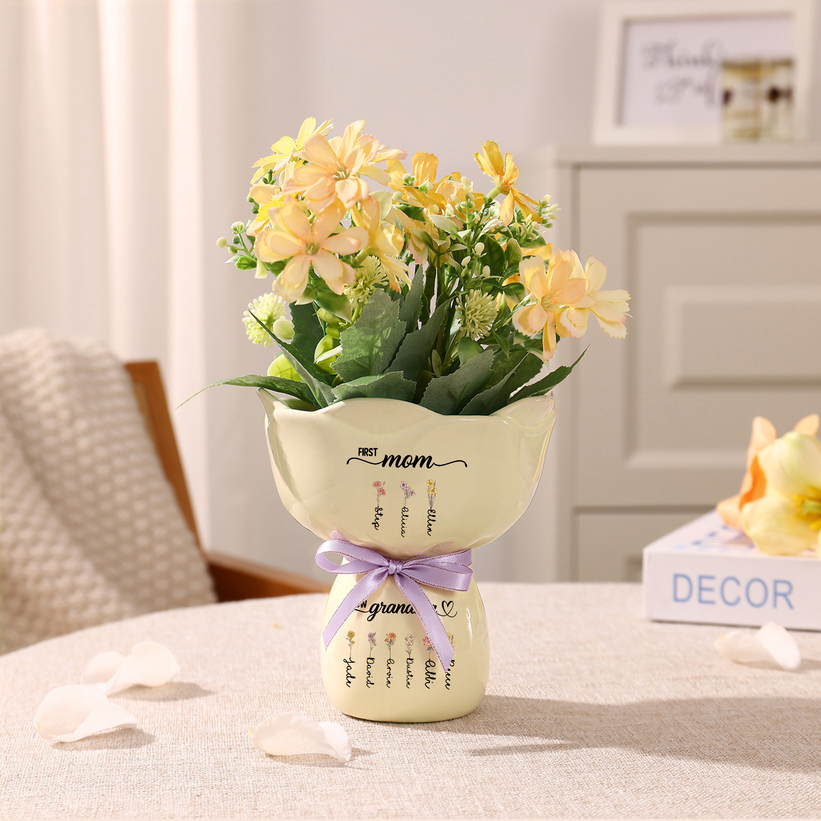 Personalized Bouquet Ceramic Birth Flower Vase with 2–12 Names for Mom or Grandma