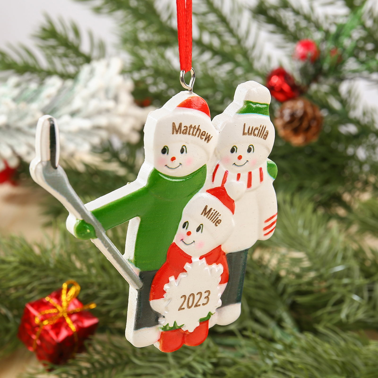 Personalized Snowman Family Ornament - Custom 3-6 Name Christmas Hanging Ornament Gifts For Family | Jessmade