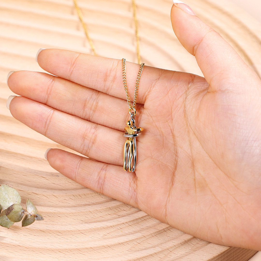 For Husband - Couple Hug Necklace Memorial Gifts " I want to hug you every day"