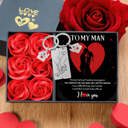 Holding Hands Couple Keychain Gift Set Personalized Date Initial Matching Couple Valentine's Day Gift