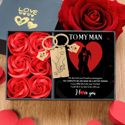 Holding Hands Couple Keychain Gift Set Personalized Date Initial Matching Couple Valentine's Day Gift