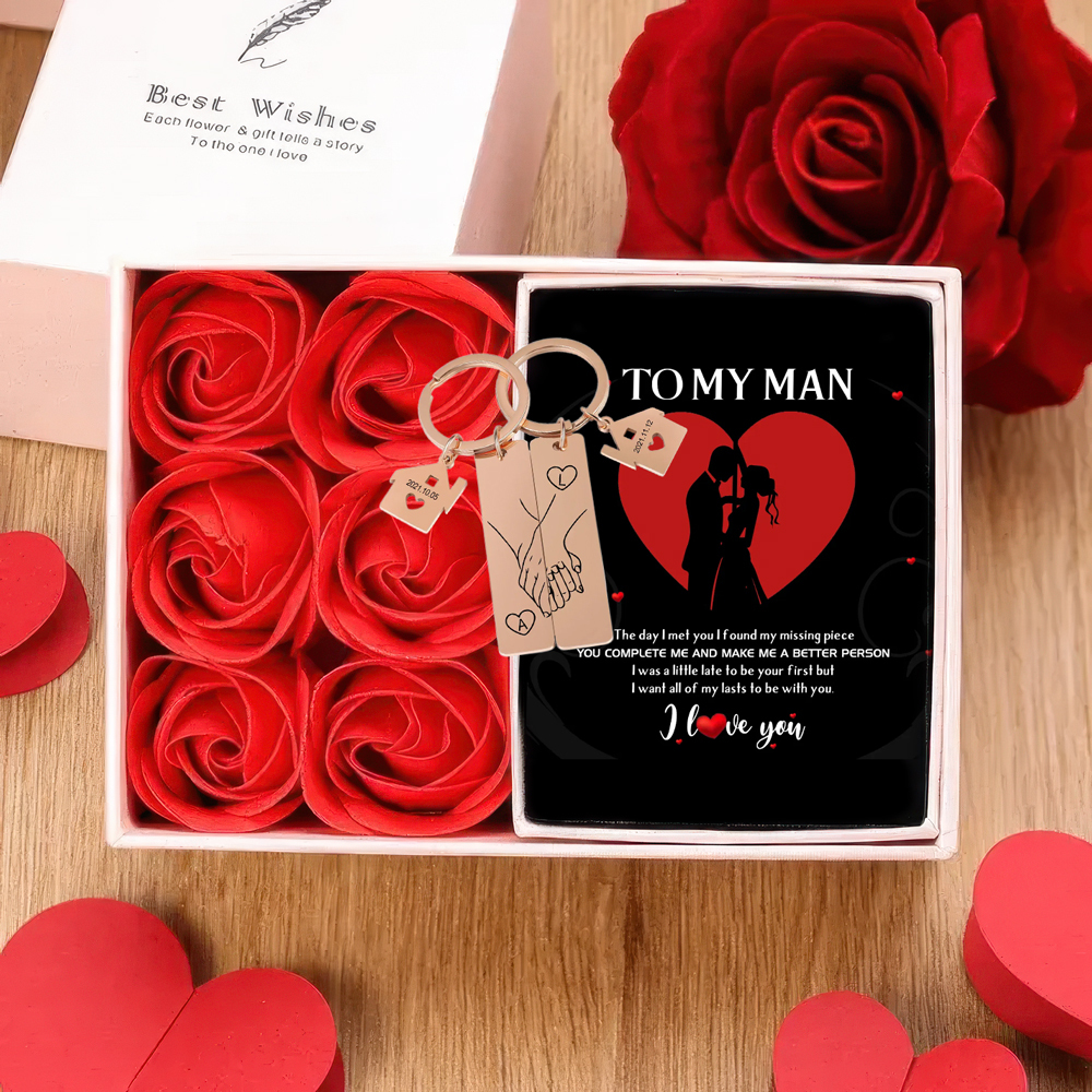 Holding Hands Couple Keychain Gift Set Personalized Date Initial Matching Couple Valentine's Day Gift