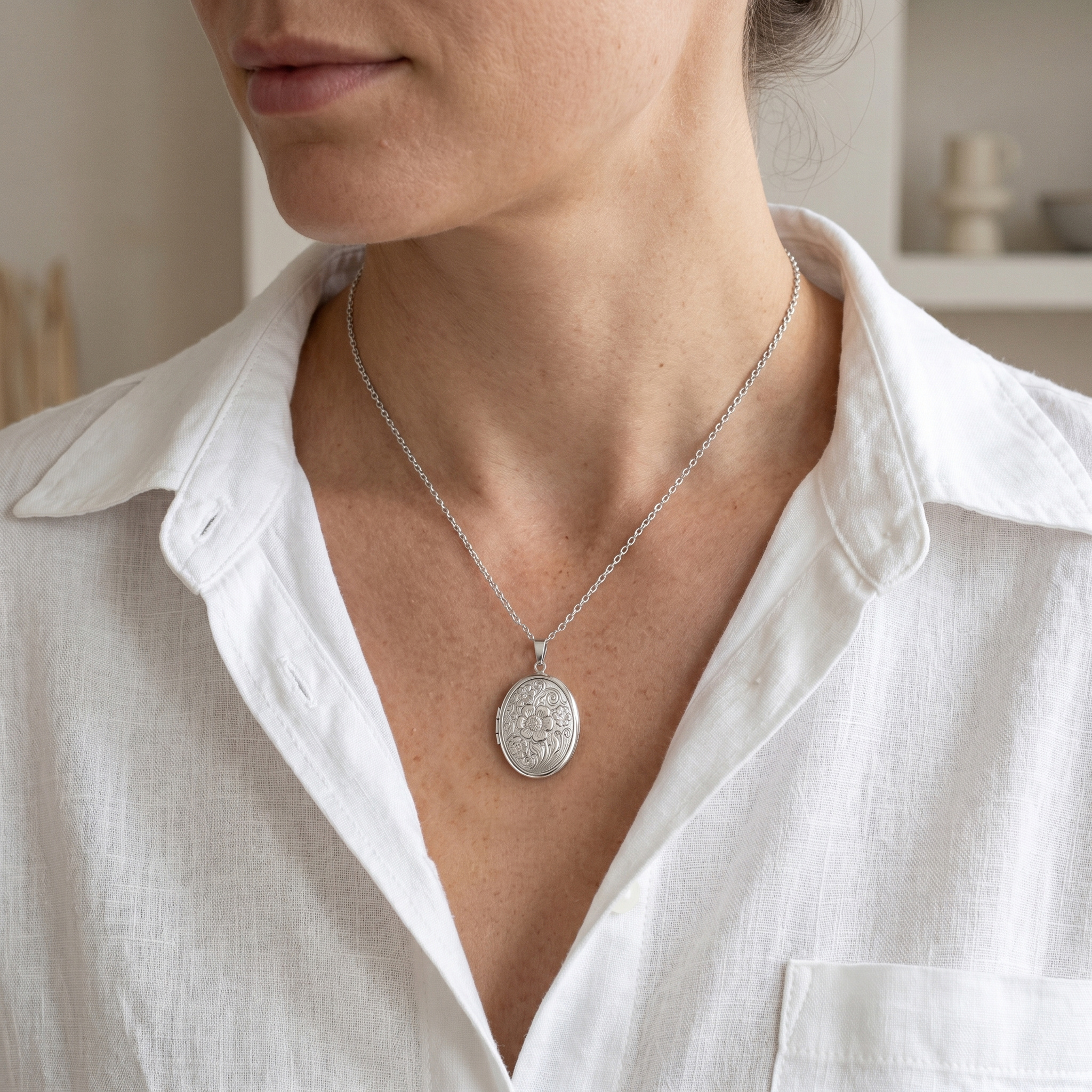 Personalized Locket Necklace Custom with Photo & Text NFC for Women