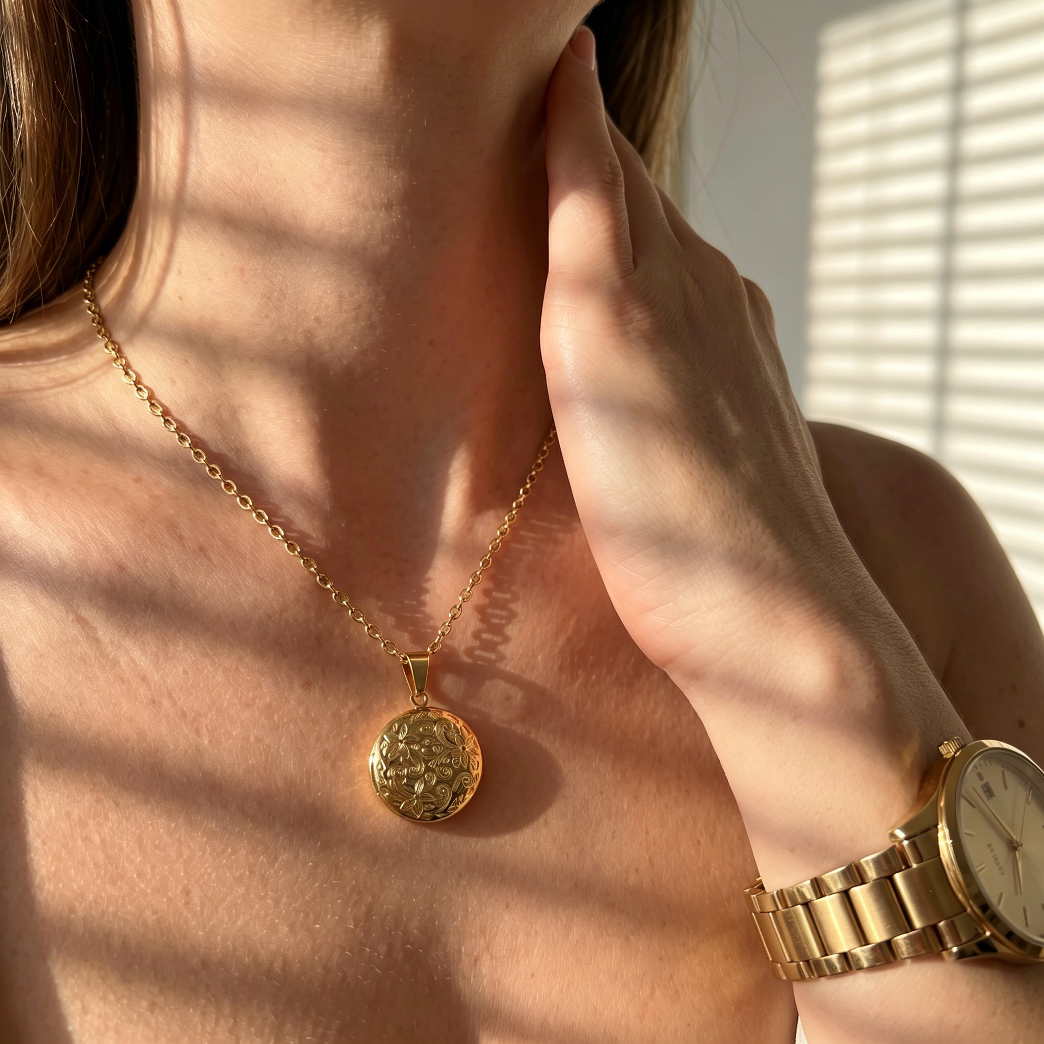 Personalized Locket Necklace Custom with Photo & Text NFC for Women