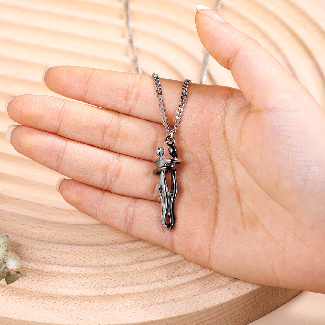 For Husband - Couple Hug Necklace Memorial Gifts " I want to hug you every day"