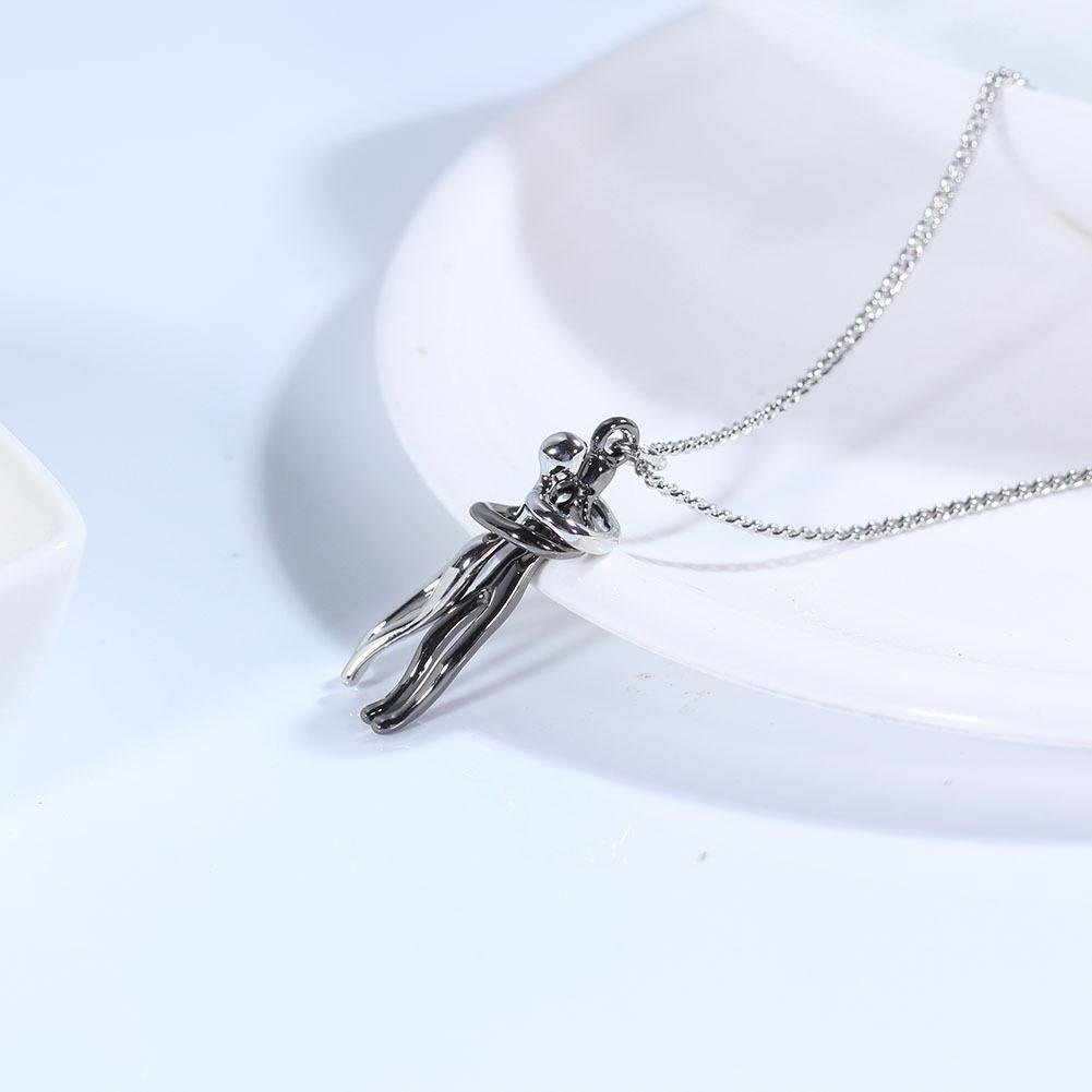 For Husband - Couple Hug Necklace Memorial Gifts " I want to hug you every day"