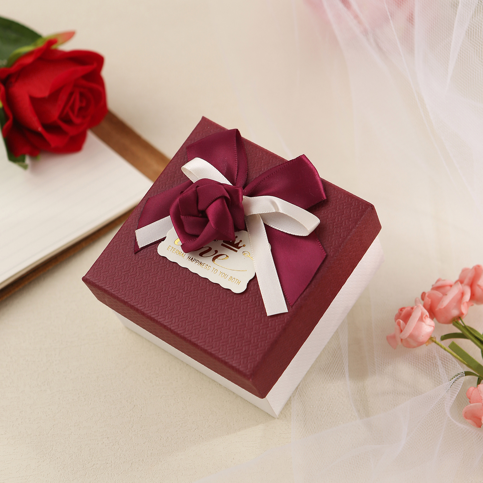 Elegant Gift Box with Rose Design Perfect for Valentines Day and Special Occasions