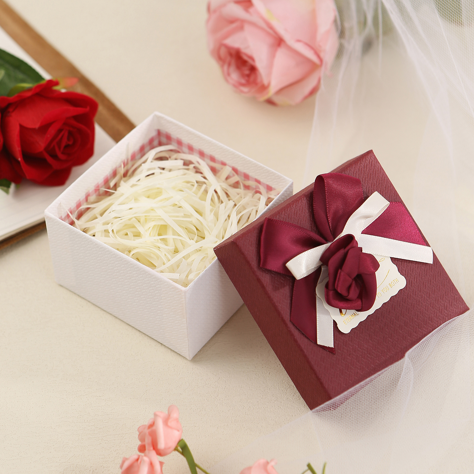 Elegant Gift Box with Rose Design Perfect for Valentines Day and Special Occasions