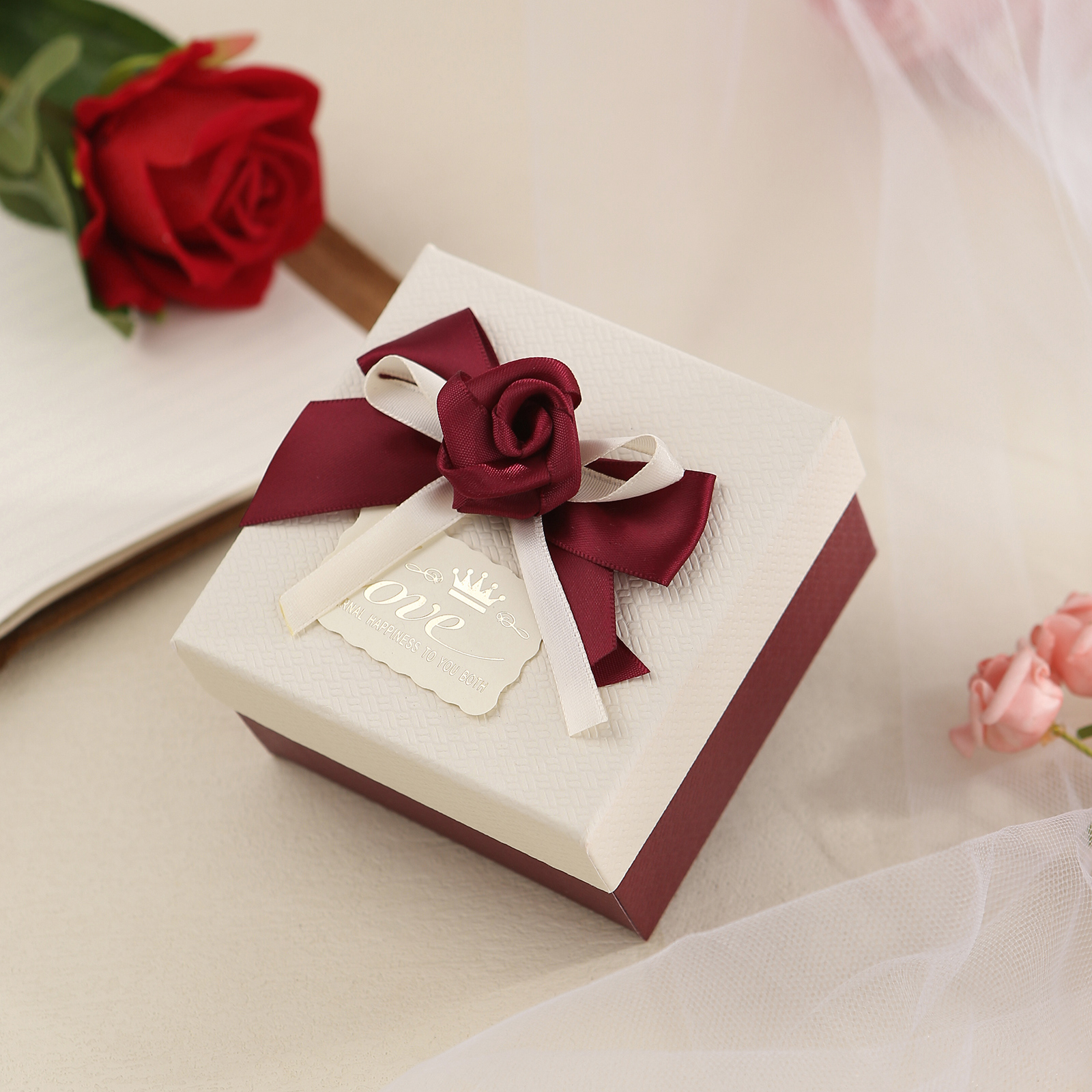 Elegant Gift Box with Rose Design Perfect for Valentines Day and Special Occasions