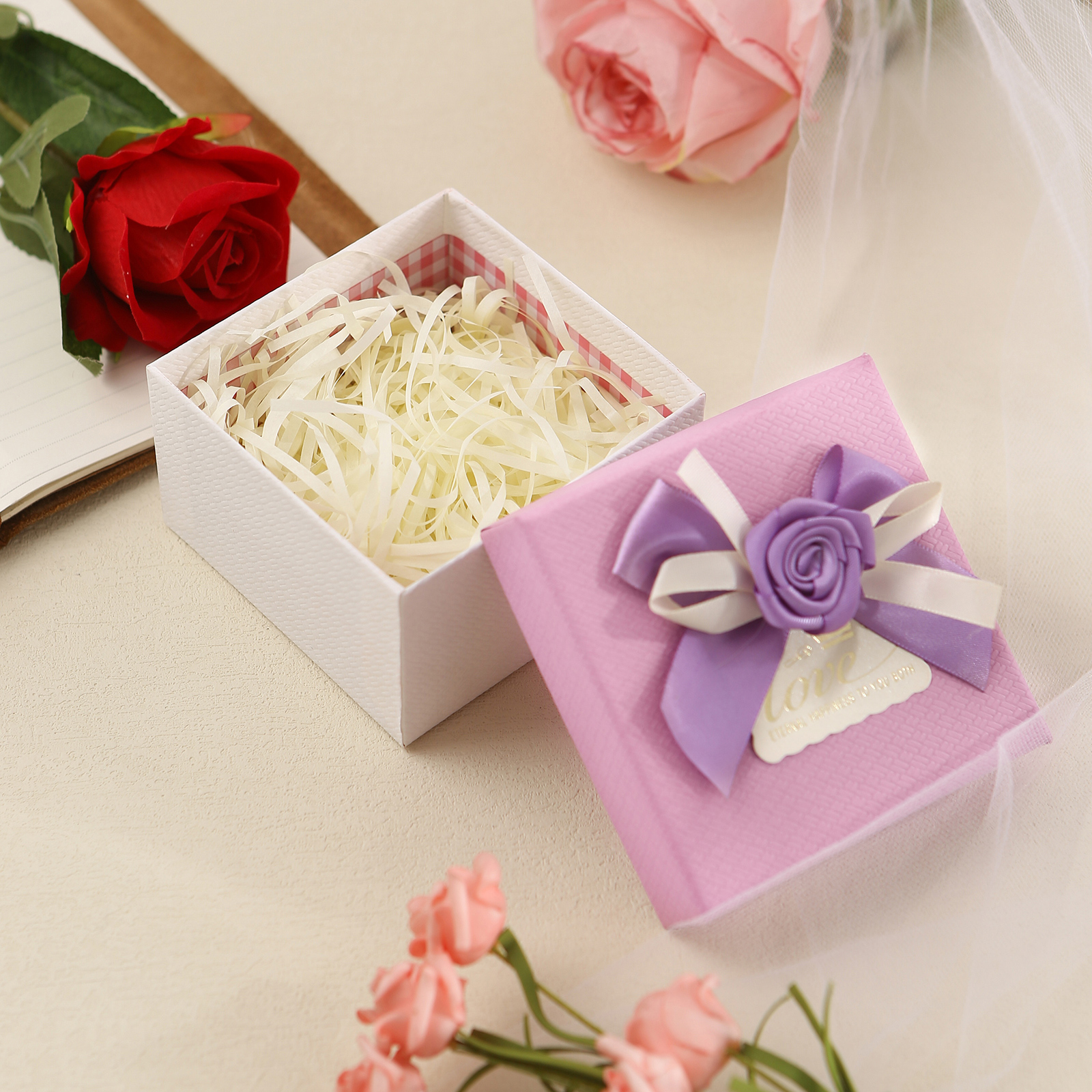 Elegant Gift Box with Rose Design Perfect for Valentines Day and Special Occasions