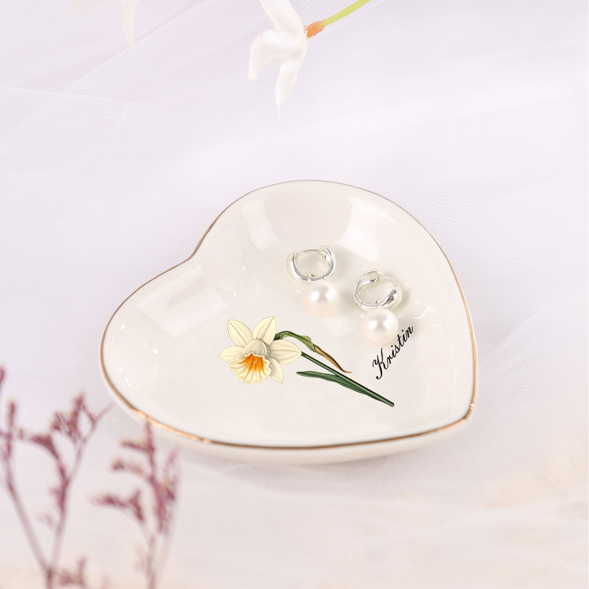 Personalized Birth Flower Jewelry Ceramic Dish custom with 1 Name & 1 Birthflower - Heart & Square Shapes | Jessemade