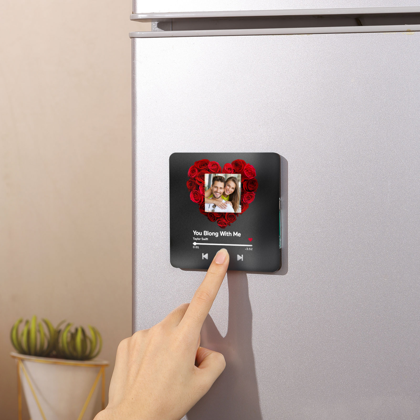 Personalized Photo Fridge Magnet with Favorite Song – Elegant Gift for Couples in Black/Color/Matt Black/Red | Jessemade