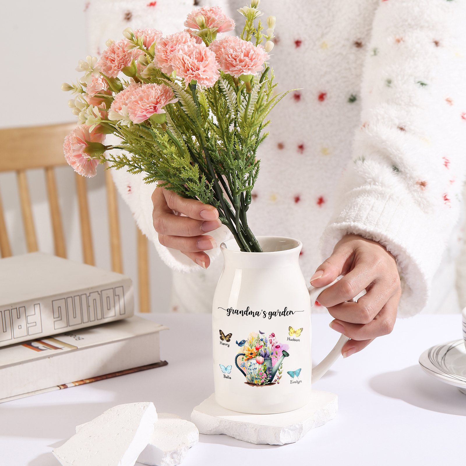 4 Names - Personalized Name "Grandma's Garden" Ceramic Vase as a Gift for Grandma