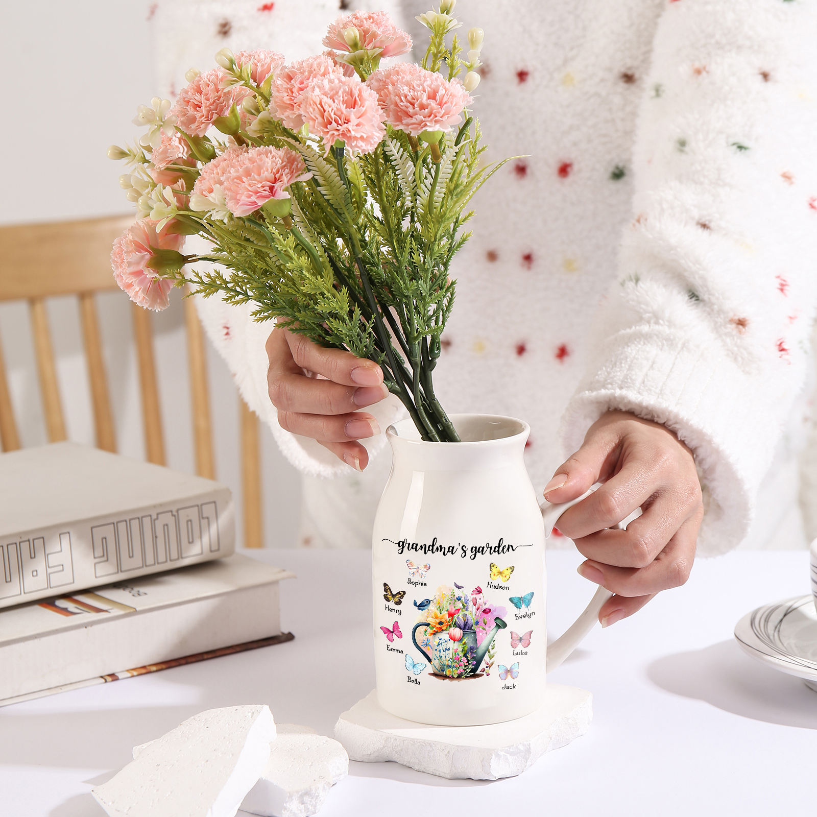 8 Names - Personalized Name "Grandma's Garden" Ceramic Vase as a Gift for Grandma