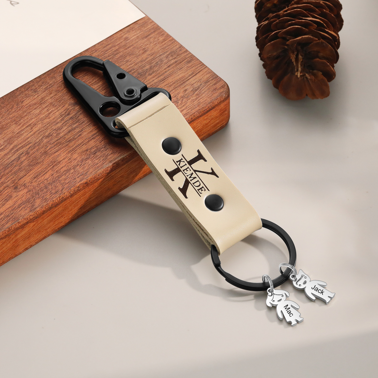 3 Names - Personalised Kids Charms Keychain Customized 3 Names & 1 Letter Leather Keychain Gift for Grandad