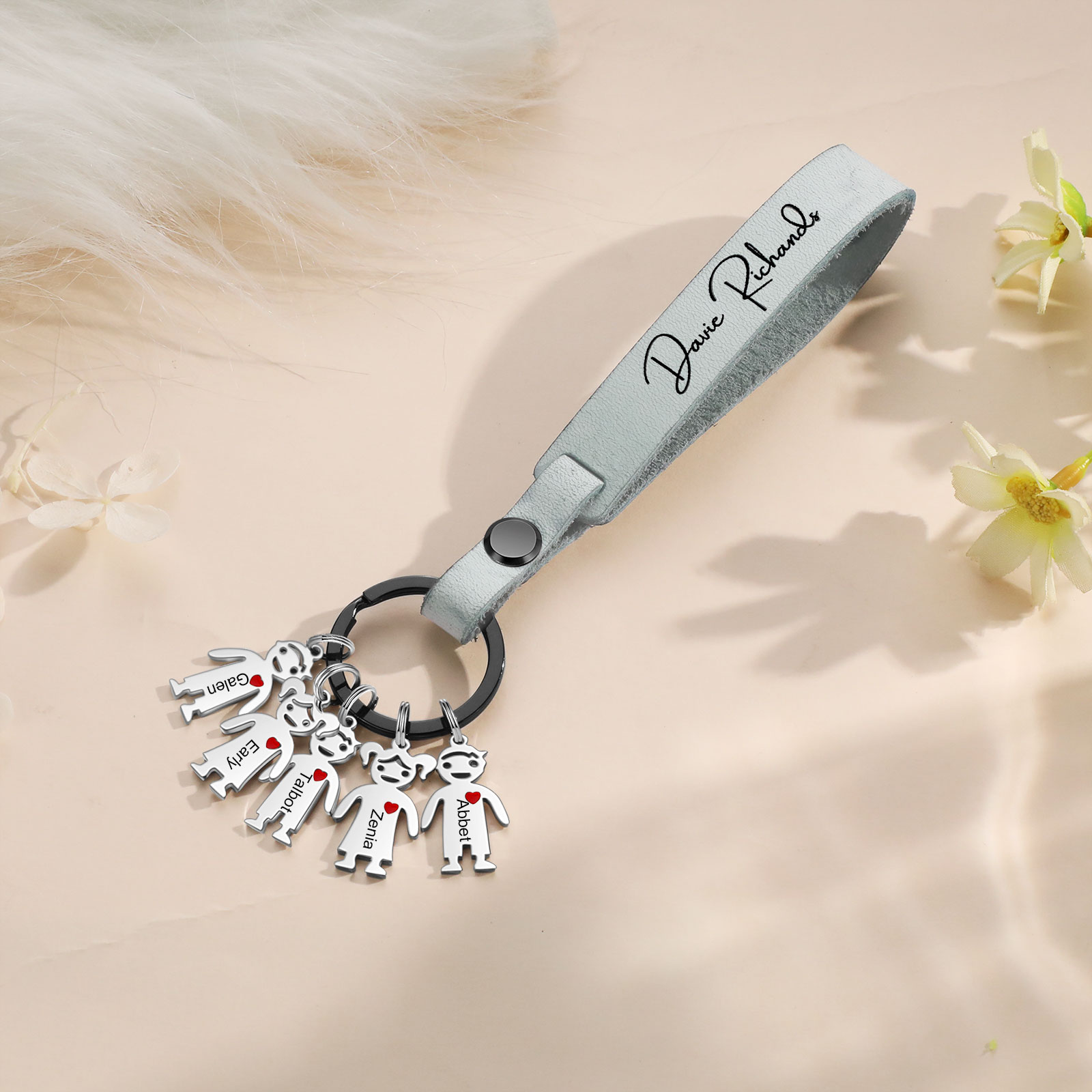 5 Names-personalized Keychain Custom 5 Doll Name and 1 Text Keychain Gift for Nana/ Mum