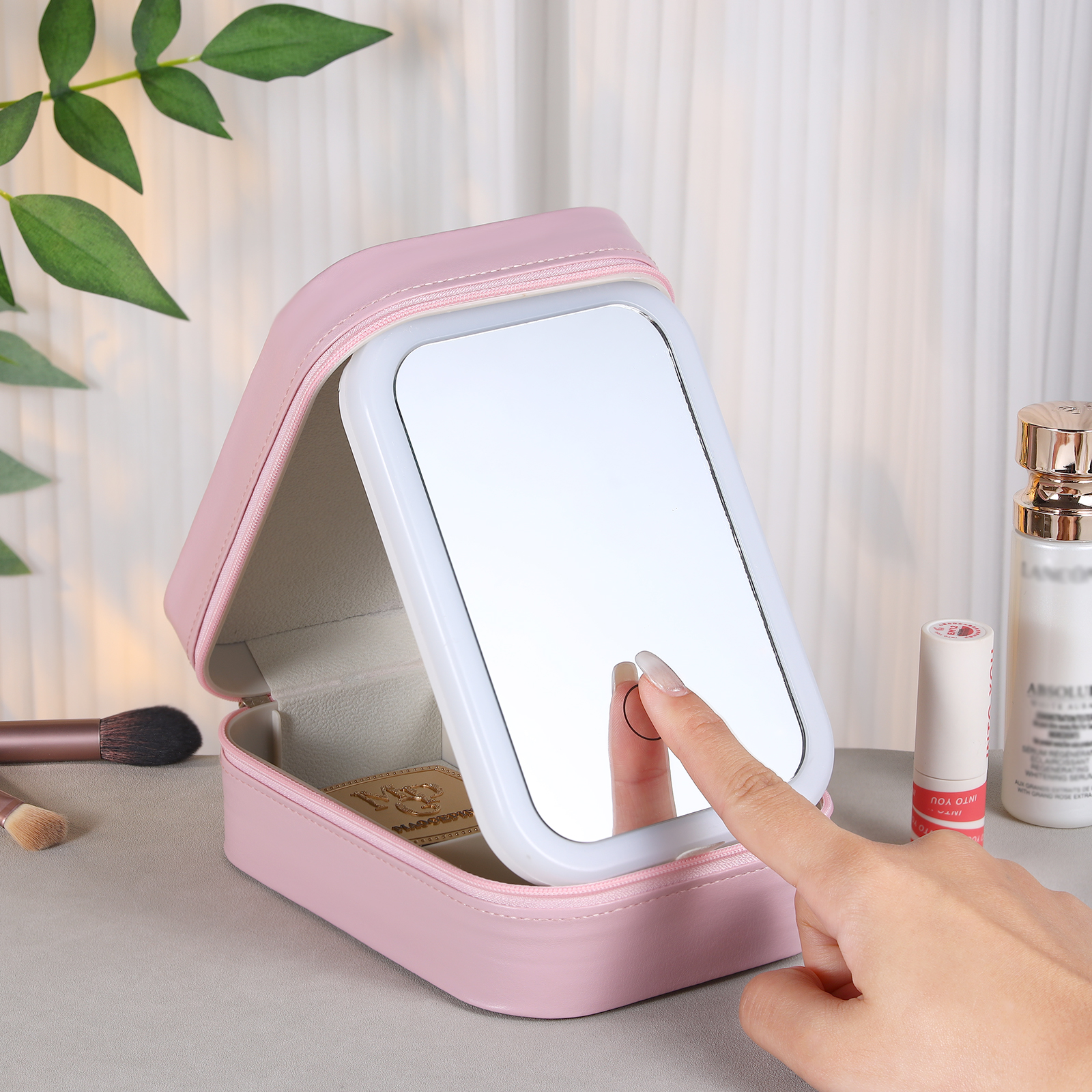 Personalized Birth Flower Portable Leather Jewelry Box with Name and LED Three Color Adjustable Makeup Mirror Travel Essential | Jessemade