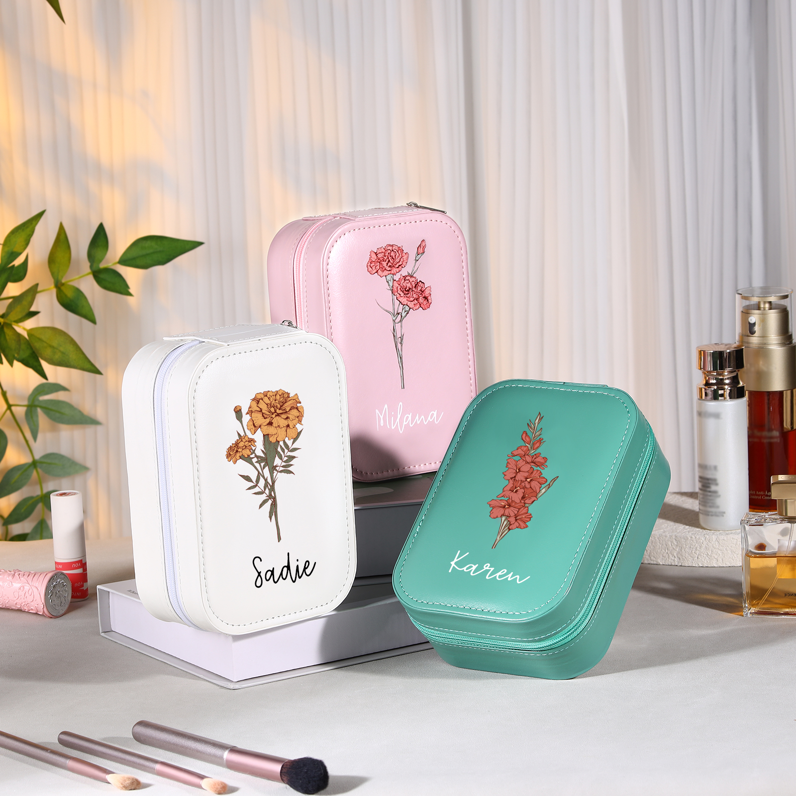 Personalized Birth Flower Portable Leather Jewelry Box with Name and LED Three Color Adjustable Makeup Mirror Travel Essential | Jessemade