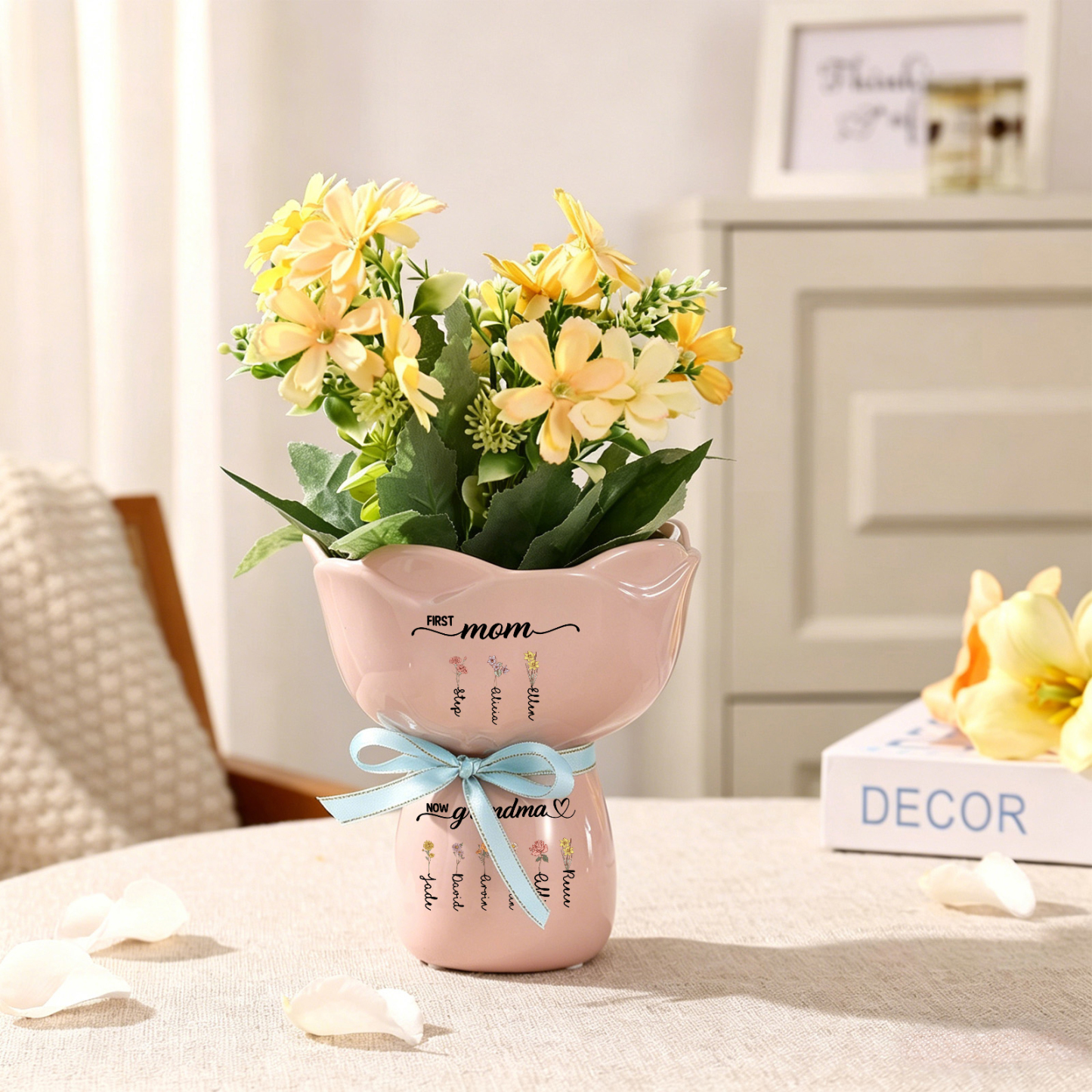 Personalized Bouquet Ceramic Birth Flower Vase with 2–12 Names for Mom or Grandma