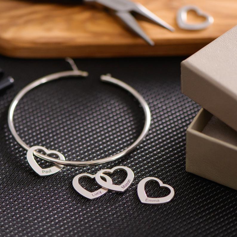 Custom Engraved 4 Names Heart Charms Prsonalised Bangle Bracelet for Women 
