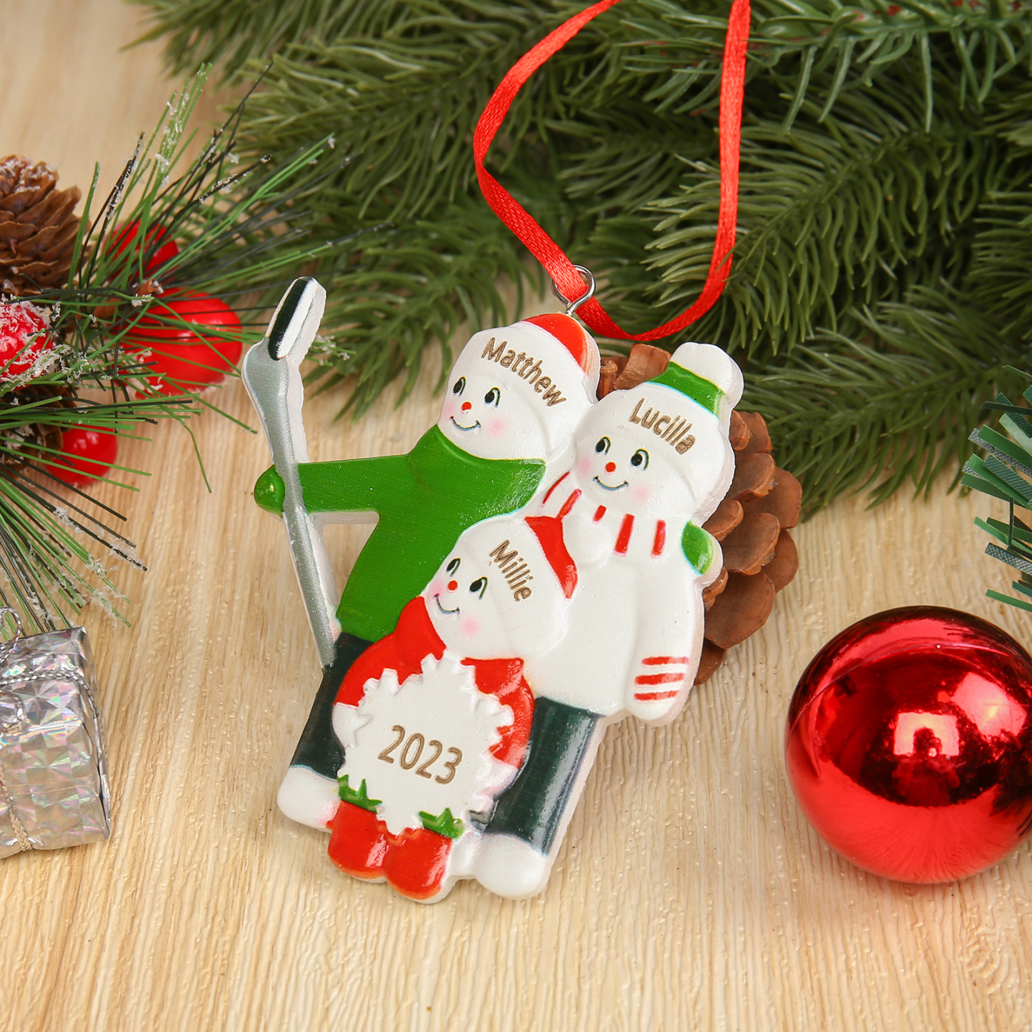 Personalized Snowman Family Ornament - Custom 3-6 Name Christmas Hanging Ornament Gifts For Family | Jessmade