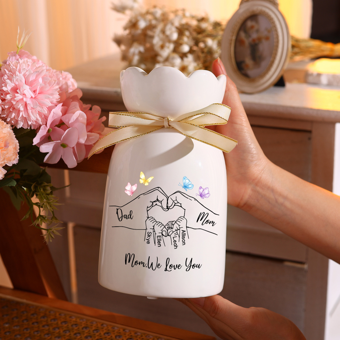 Personalized Ceramic Flower Vase Hand-In-Hand Family Motif Customized With 3-8 Names
