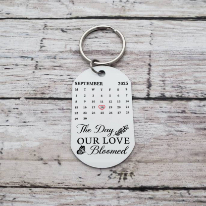 Personalized Keychain with Floral Calendar — The Day Our Love Blossomed